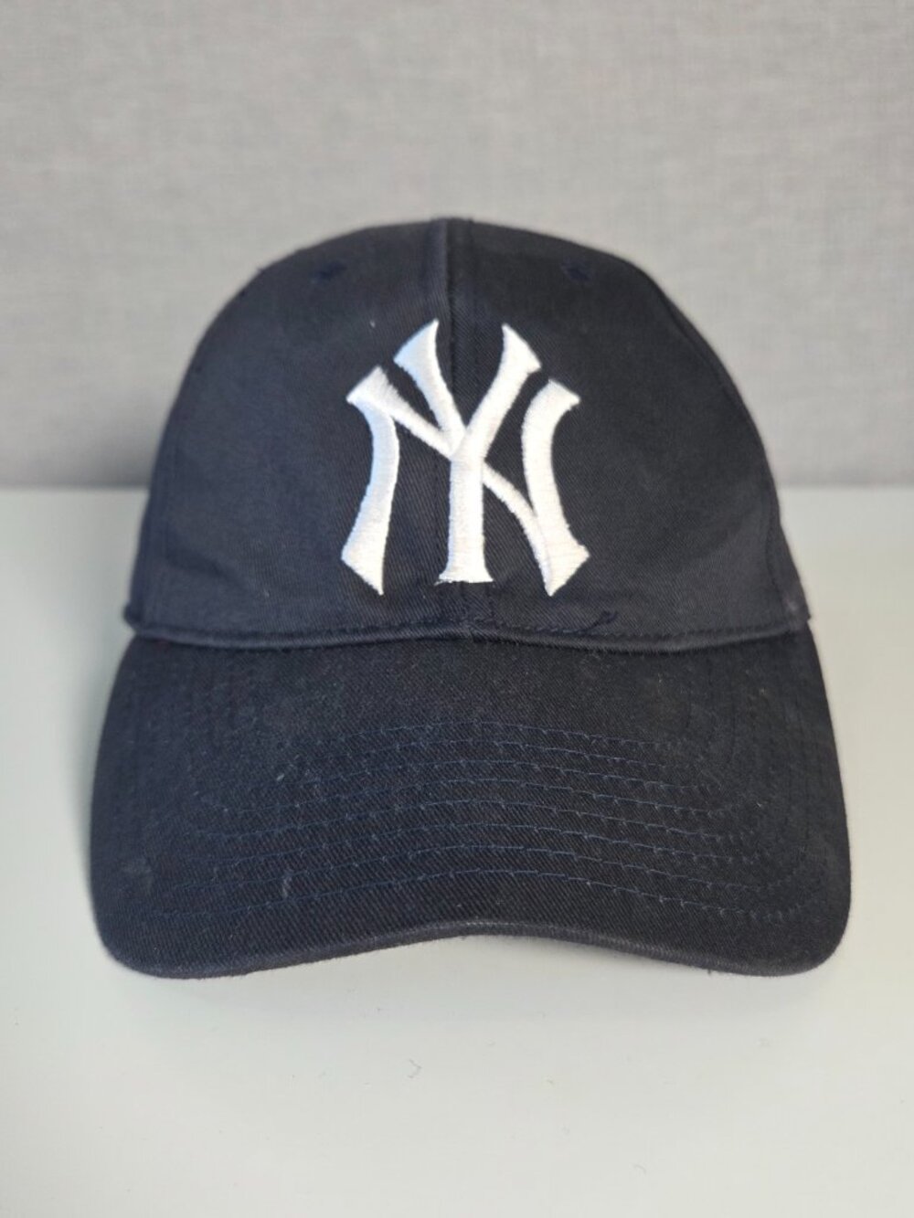 New York Yankees MLB navy blue adjustable snapback cap